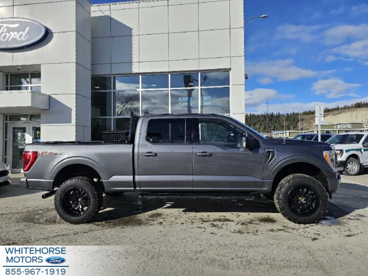 2022 Ford F-150 XLT Main Image