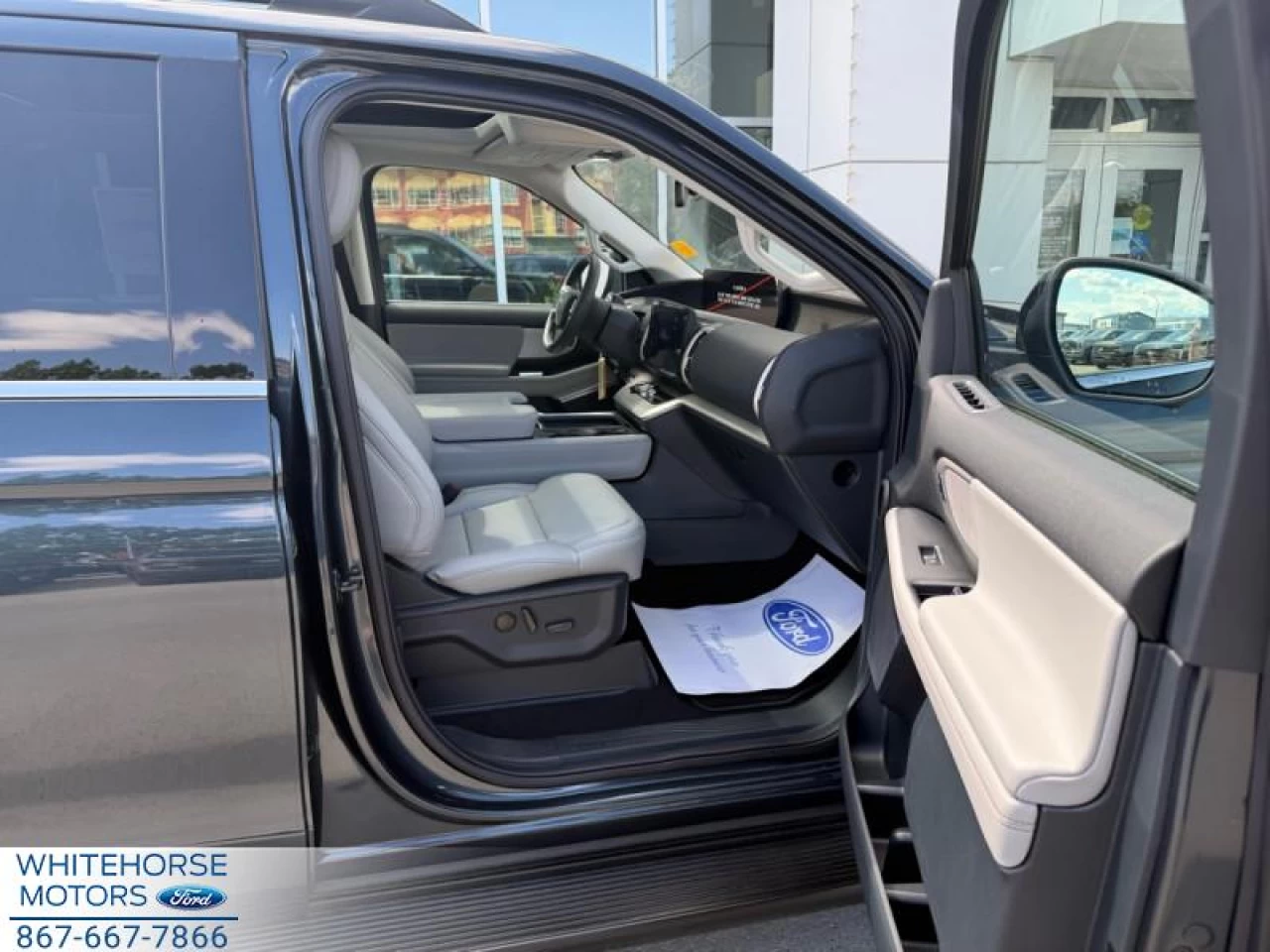 2025 Ford Expedition Active Main Image