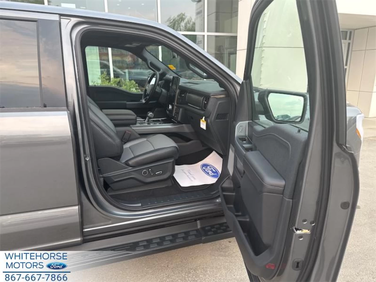 2025 Ford F-150 Lightning Lariat Main Image