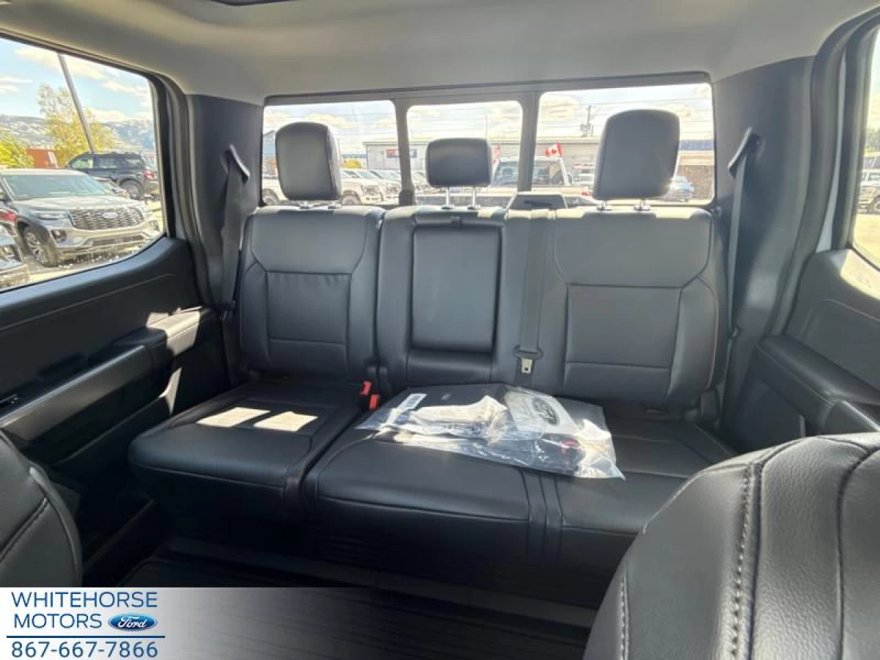 2025 Ford F-350 Super Duty Lariat Main Image
