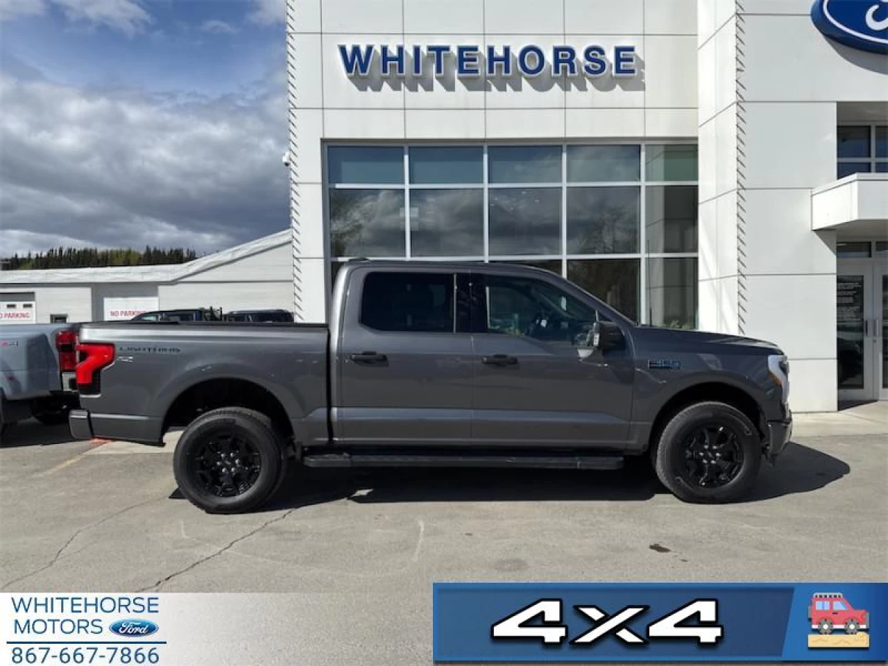 2025 Ford F-150 Lightning XLT Main Image