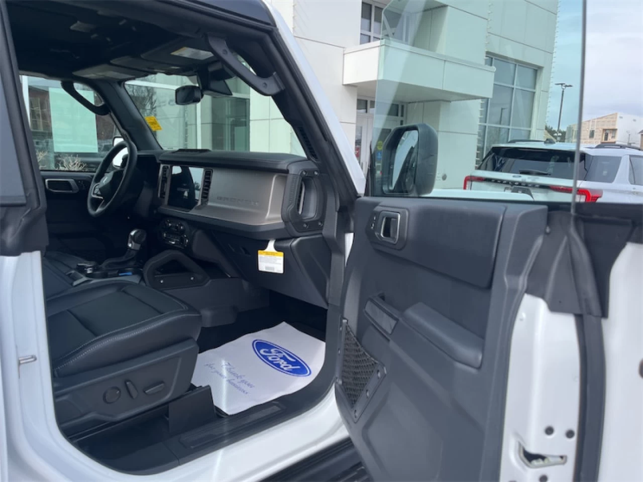 2026 Ford Bronco Outer Banks Main Image
