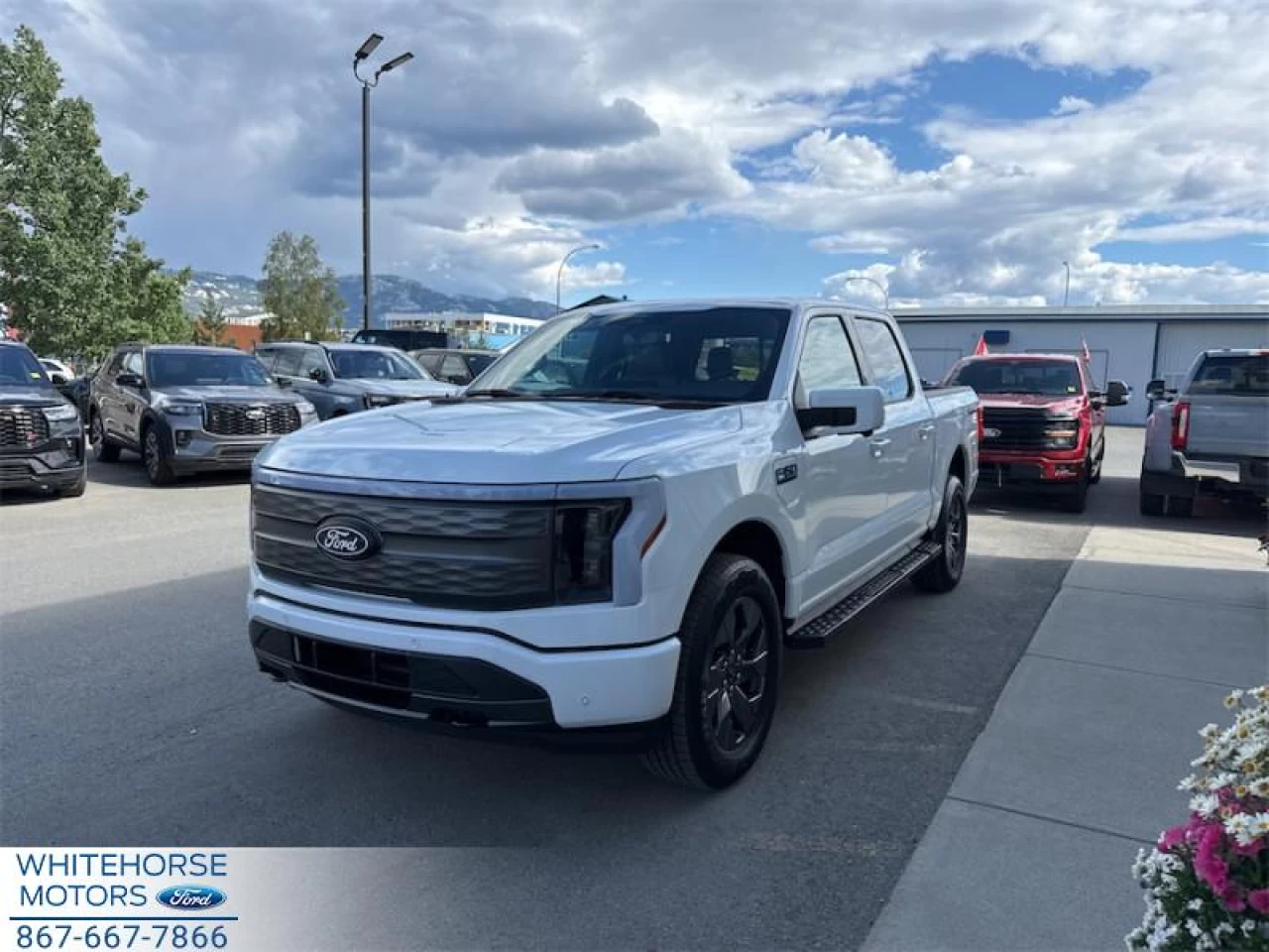 2025 Ford F-150 Lightning Lariat Main Image