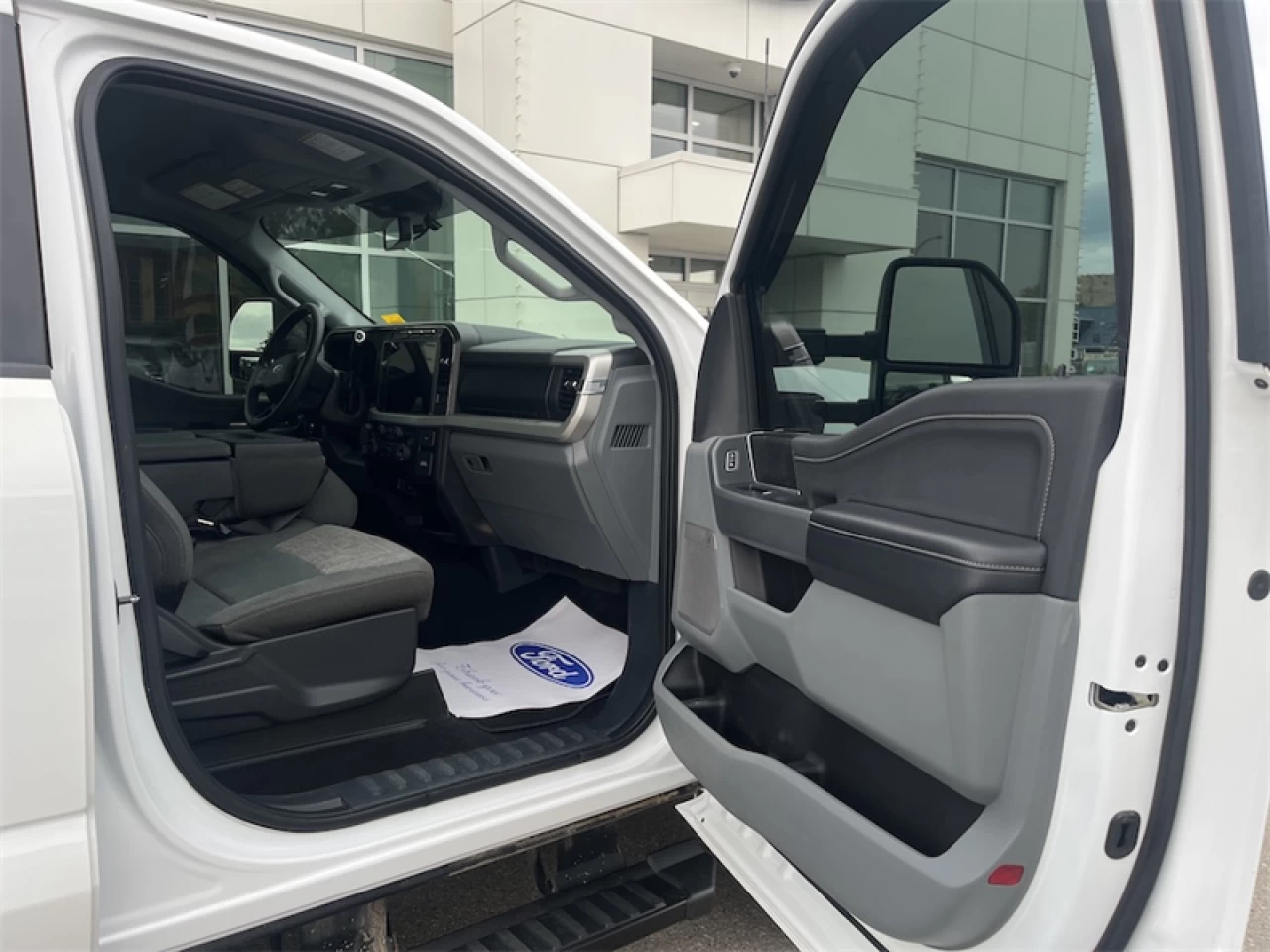 2024 Ford F-350 XLT Main Image