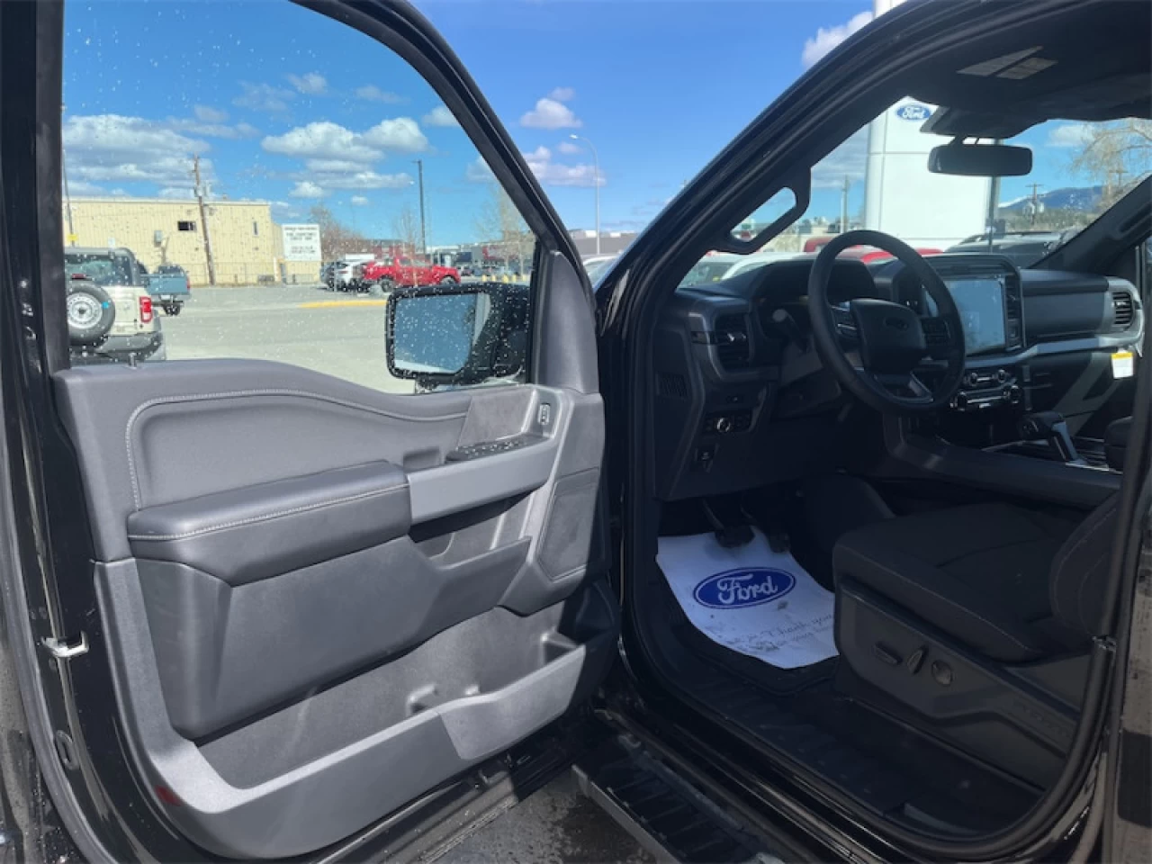 2026 Ford F-150 XLT Main Image