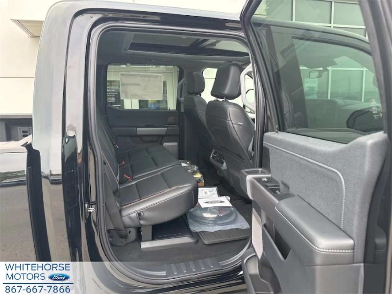 2025 Ford F-350 Super Duty LARIAT Image principale