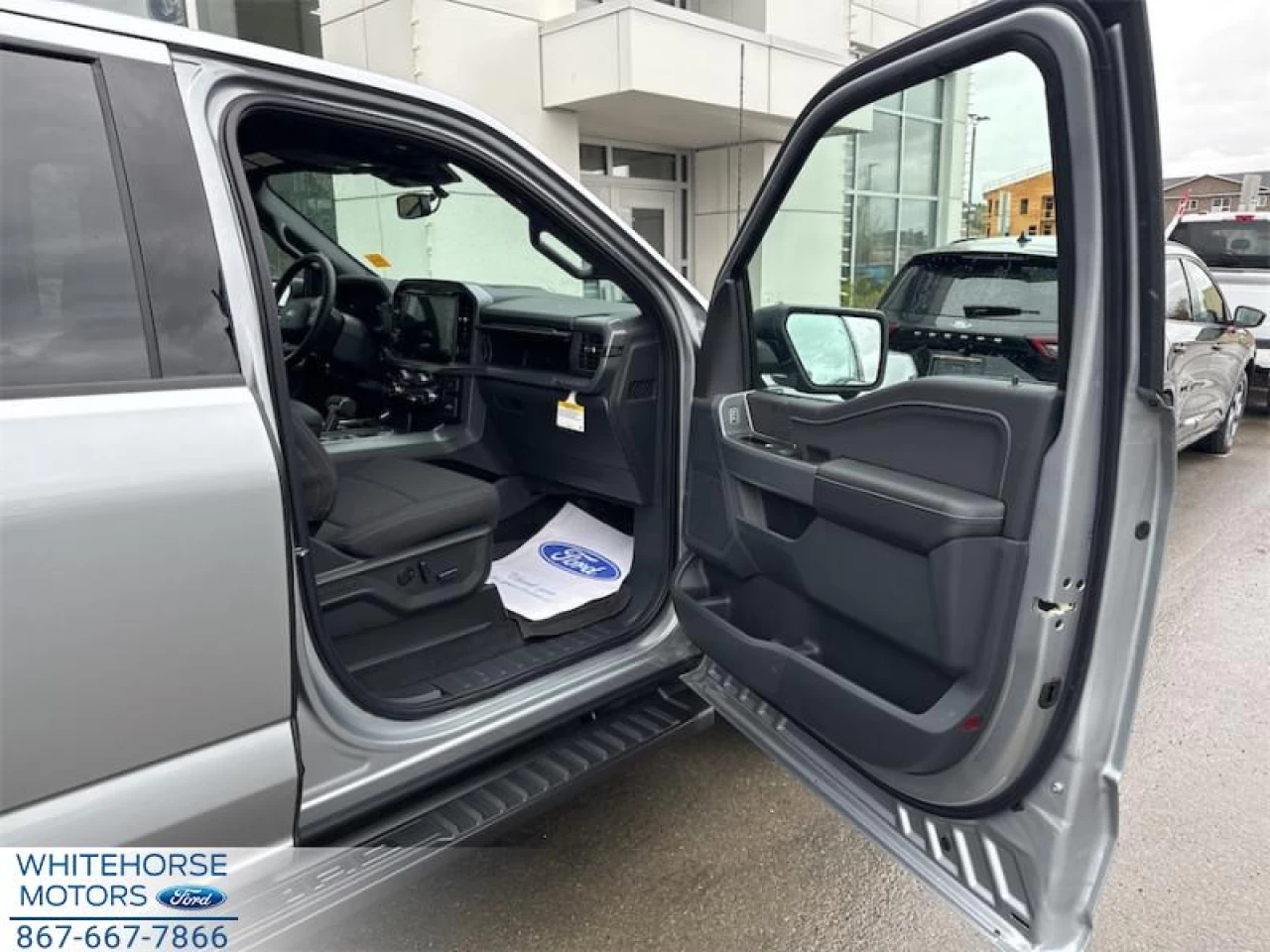 2025 Ford F-150 XLT Main Image