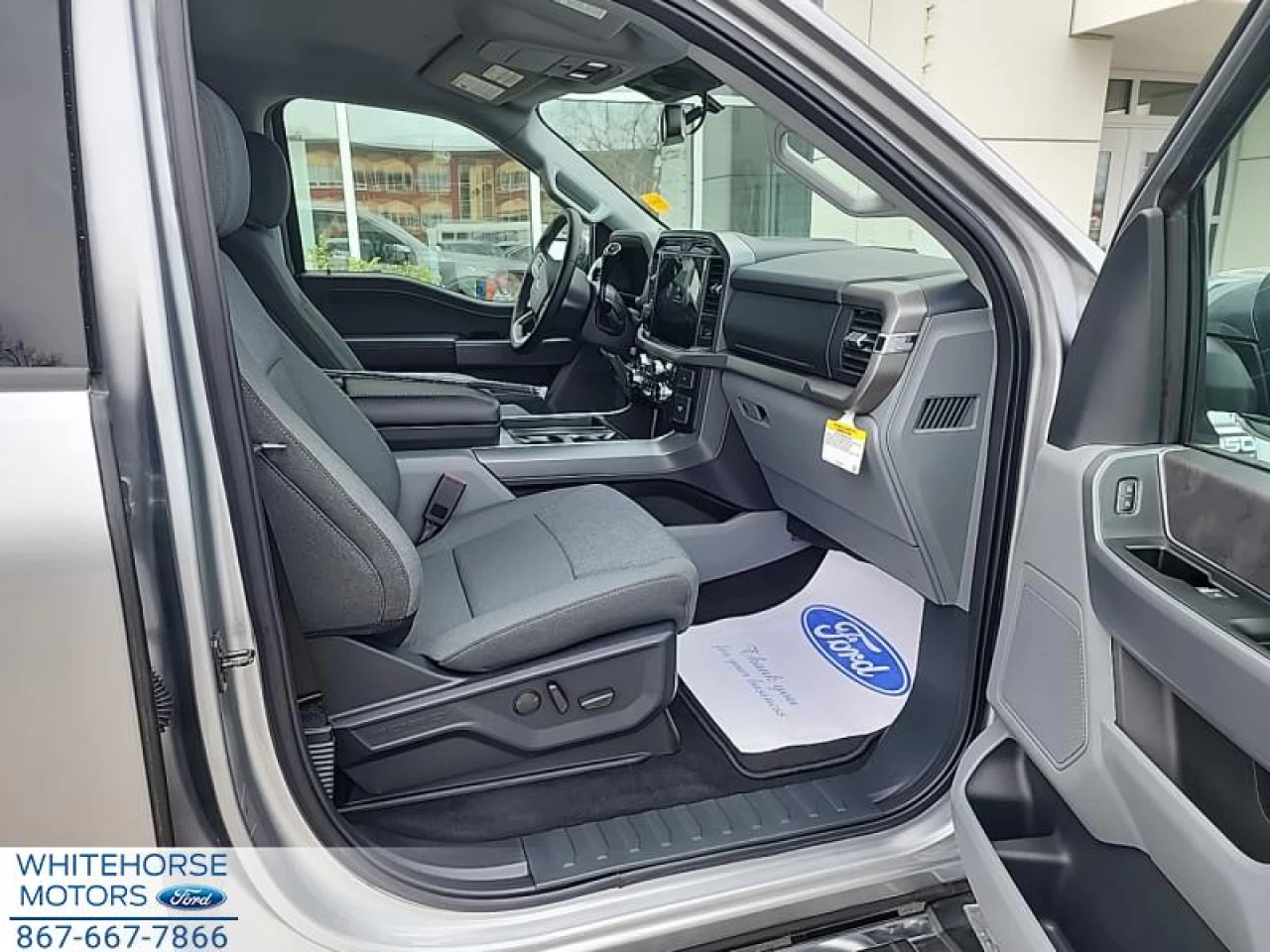 2025 Ford F-150 XLT Main Image