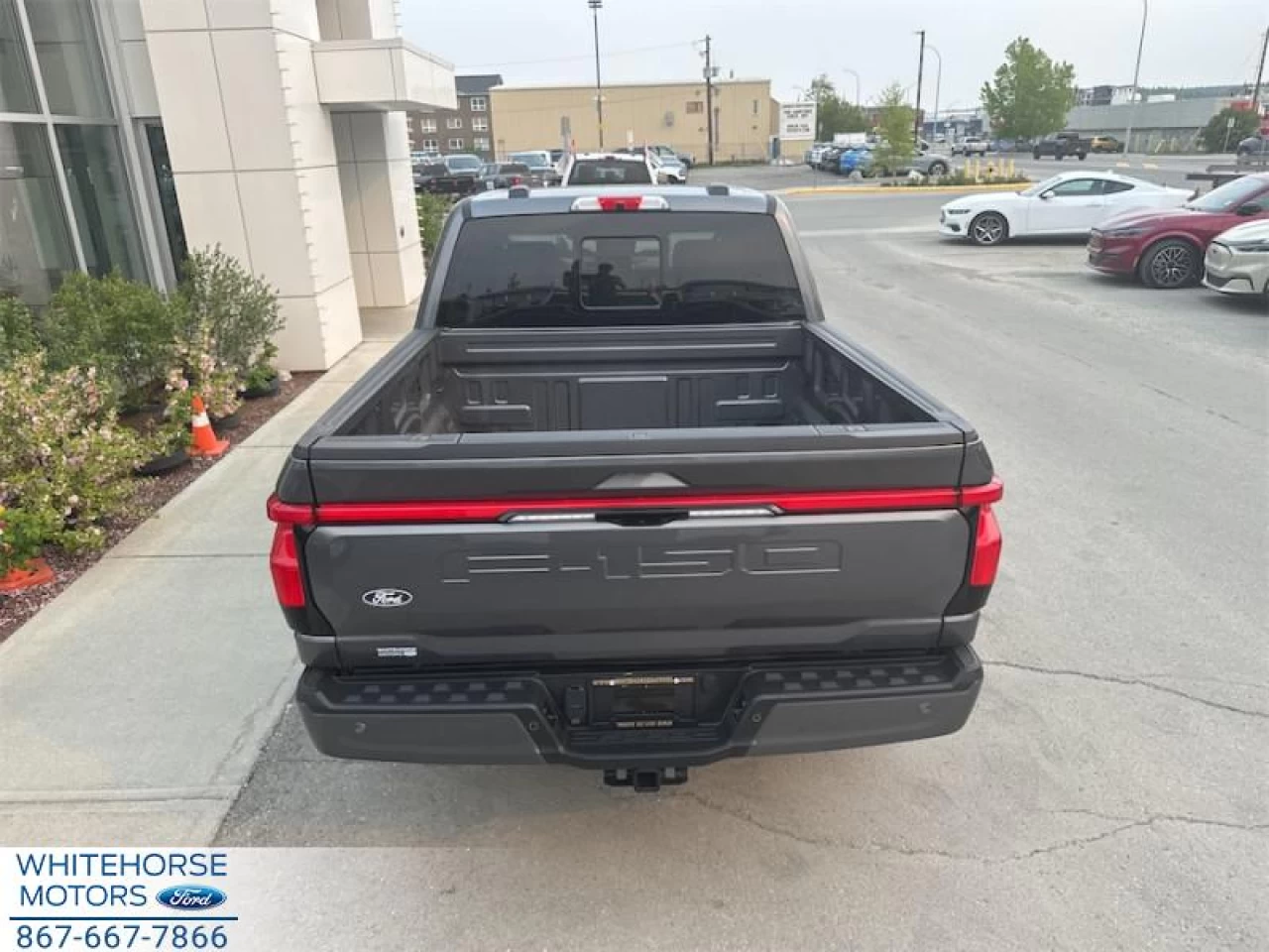 2025 Ford F-150 Lightning Lariat Main Image