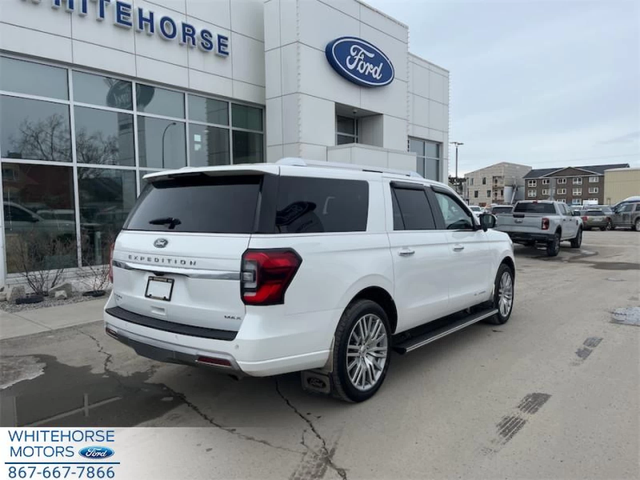 2022 Ford Expedition Max Platinum Main Image