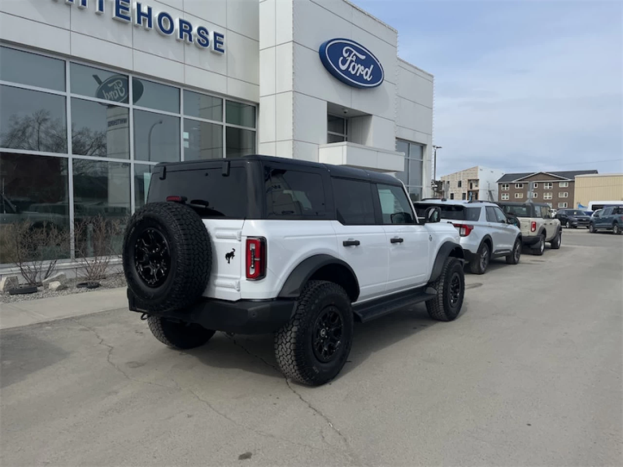 2026 Ford Bronco Outer Banks Main Image