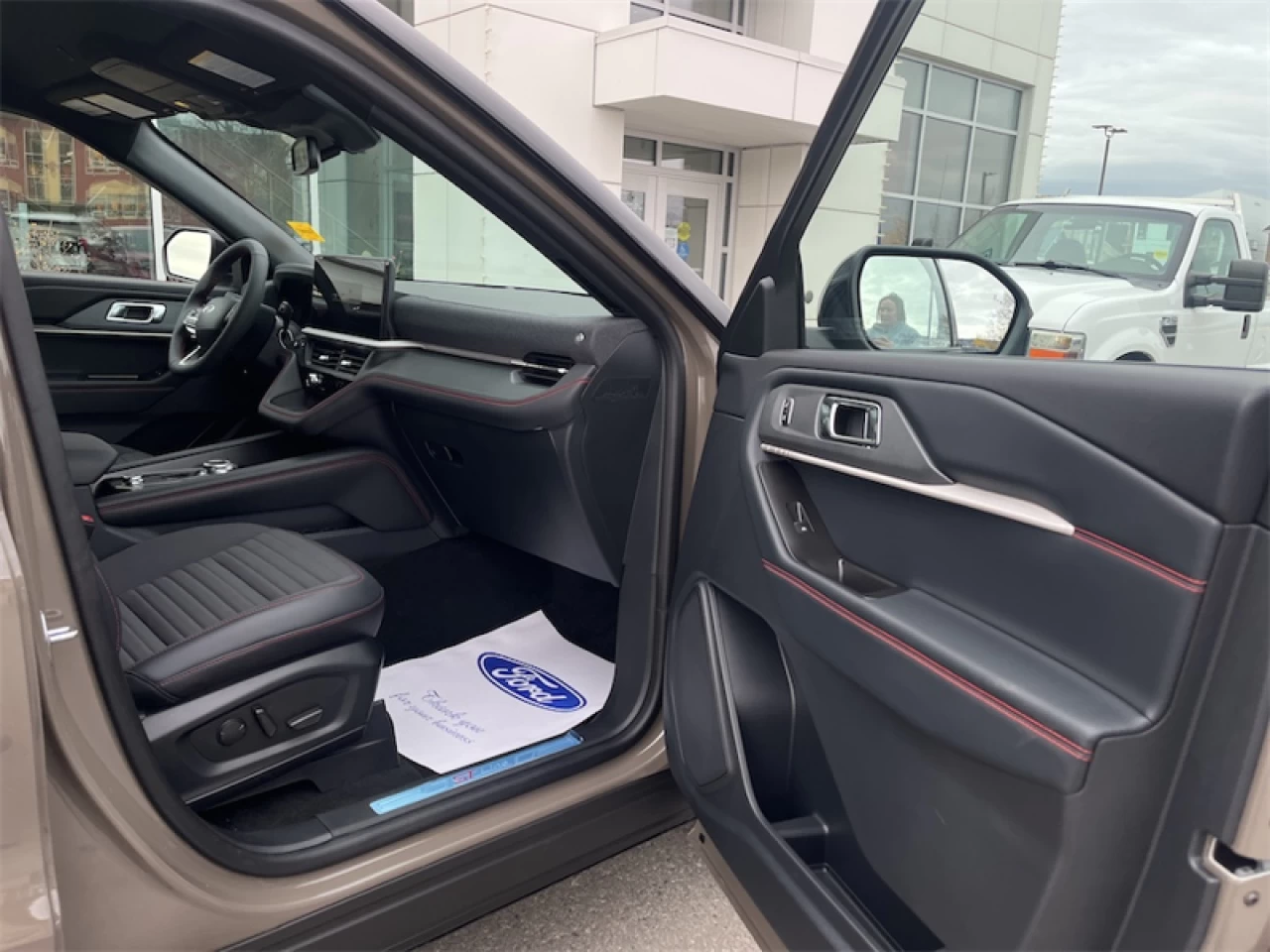 2027 Ford Explorer ST-Line Image principale
