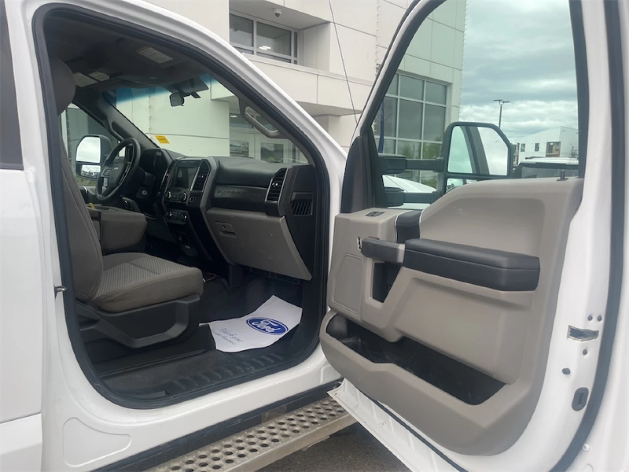 2018 Ford F-550 Chassis Cab 4X4-CHASSIS XLT-169 WB Image principale