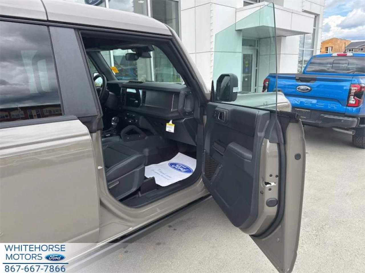2025 Ford Bronco Badlands Main Image
