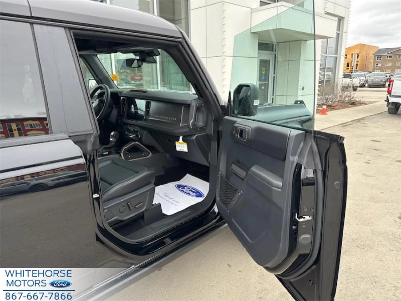2025 Ford Bronco Badlands Main Image
