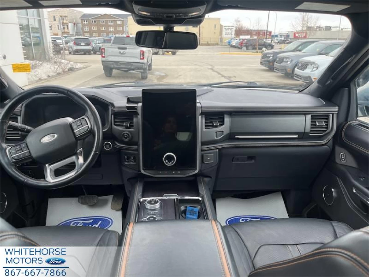 2022 Ford Expedition Max Platinum Main Image