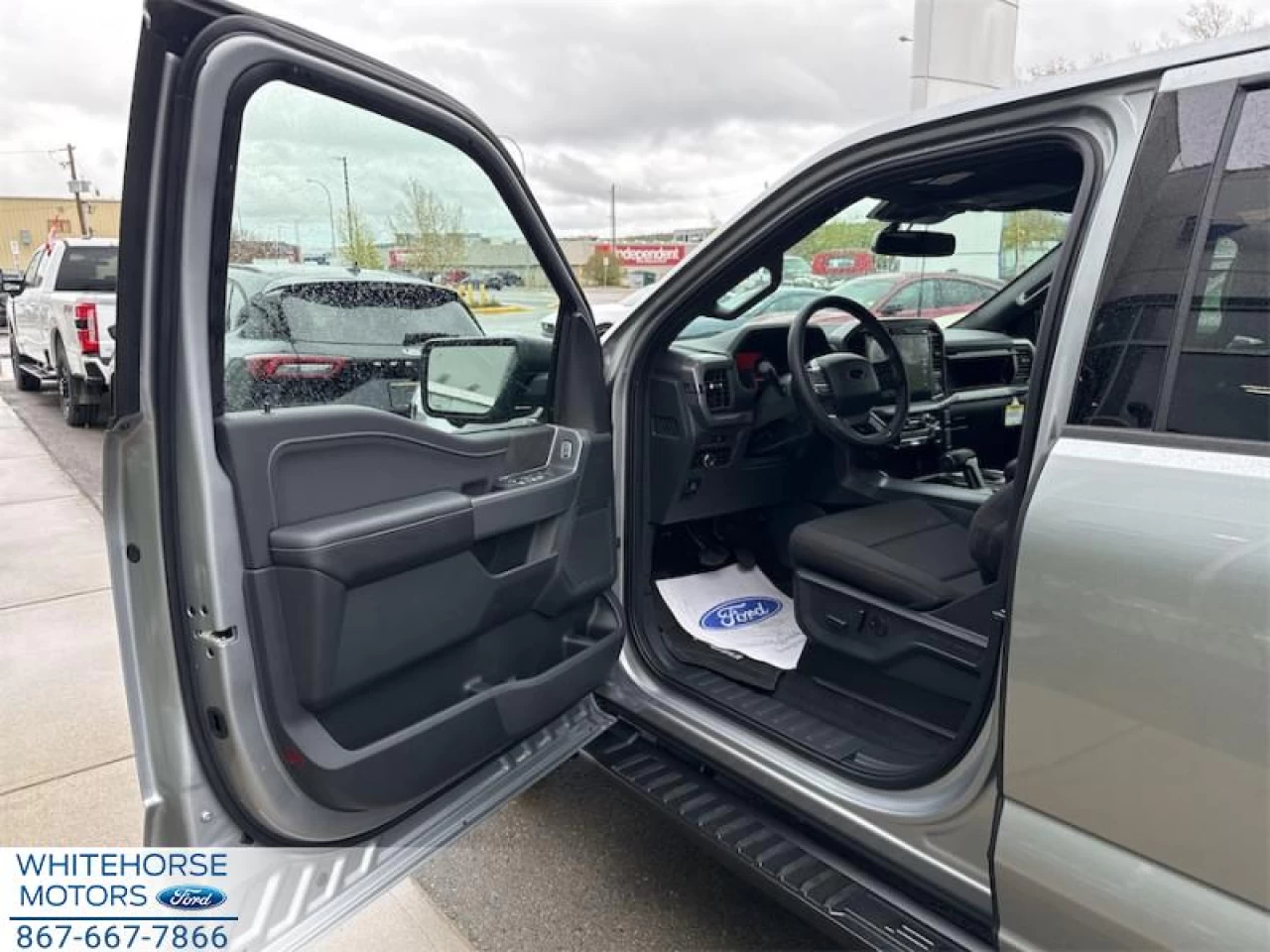 2025 Ford F-150 XLT Main Image