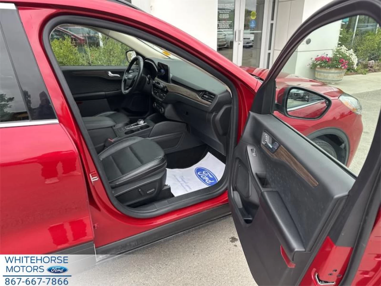 2020 Ford Escape Titanium Hybrid 4WD Main Image