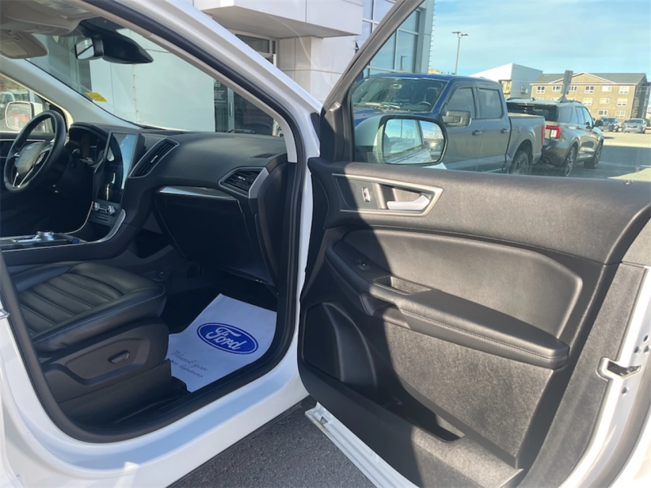2024 Ford Edge SEL Main Image
