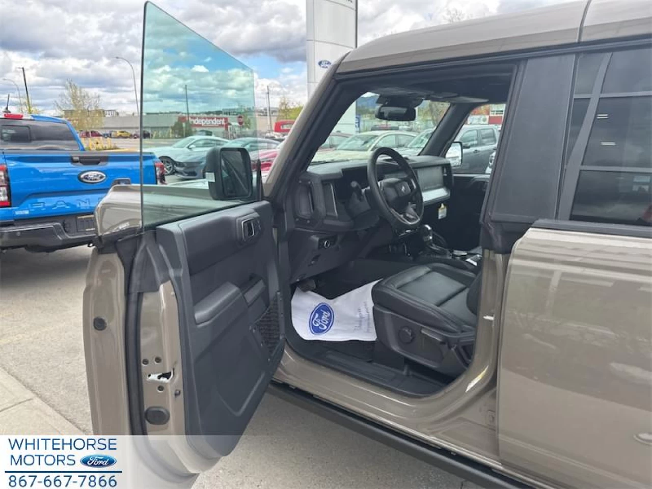 2025 Ford Bronco Badlands Main Image