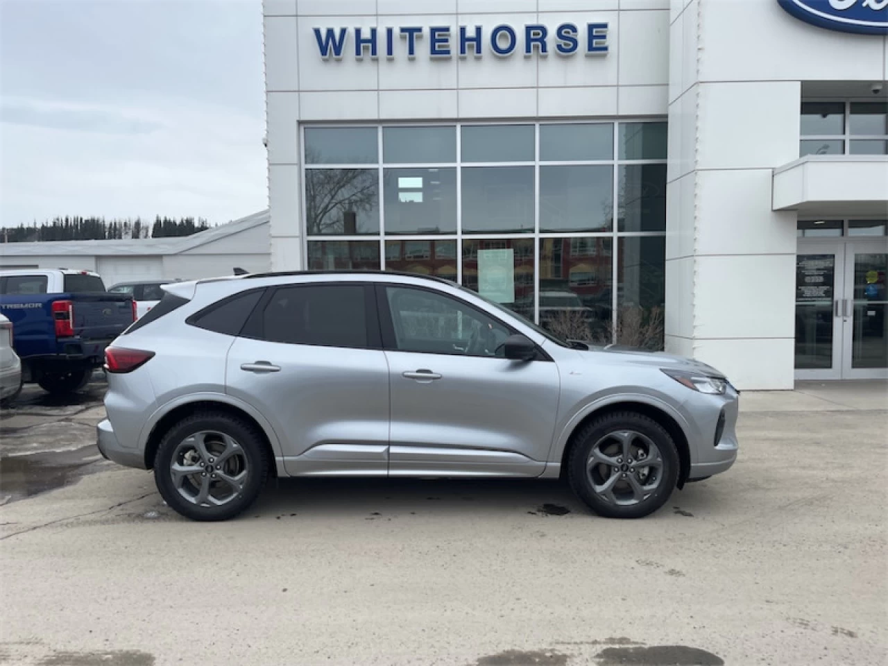 2023 Ford Escape ST-Line AWD Main Image