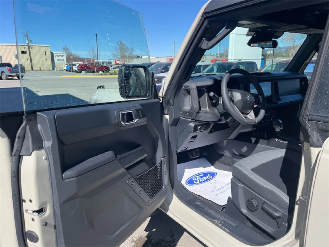 2026 Ford Bronco Base Main Image