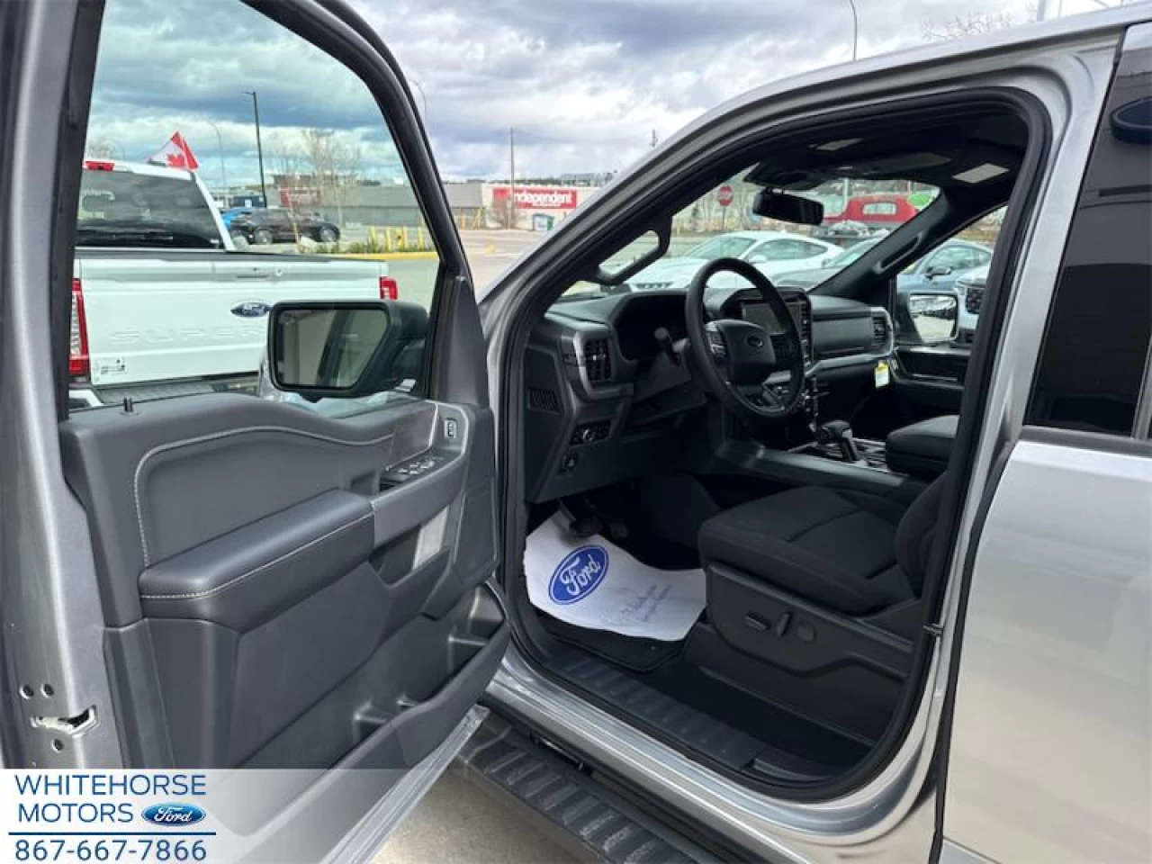 2025 Ford F-150 XLT Main Image