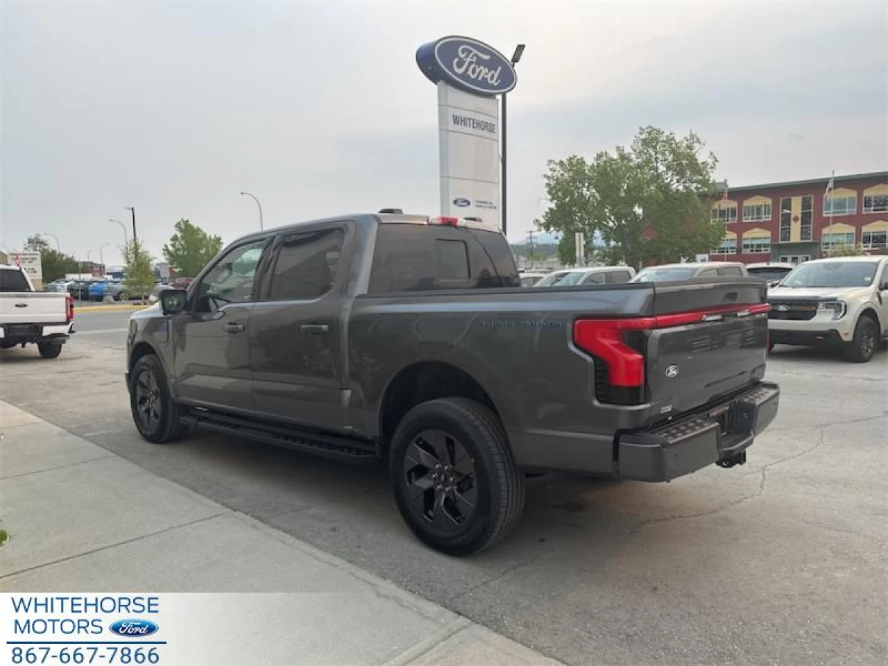 2025 Ford F-150 Lightning Lariat Main Image