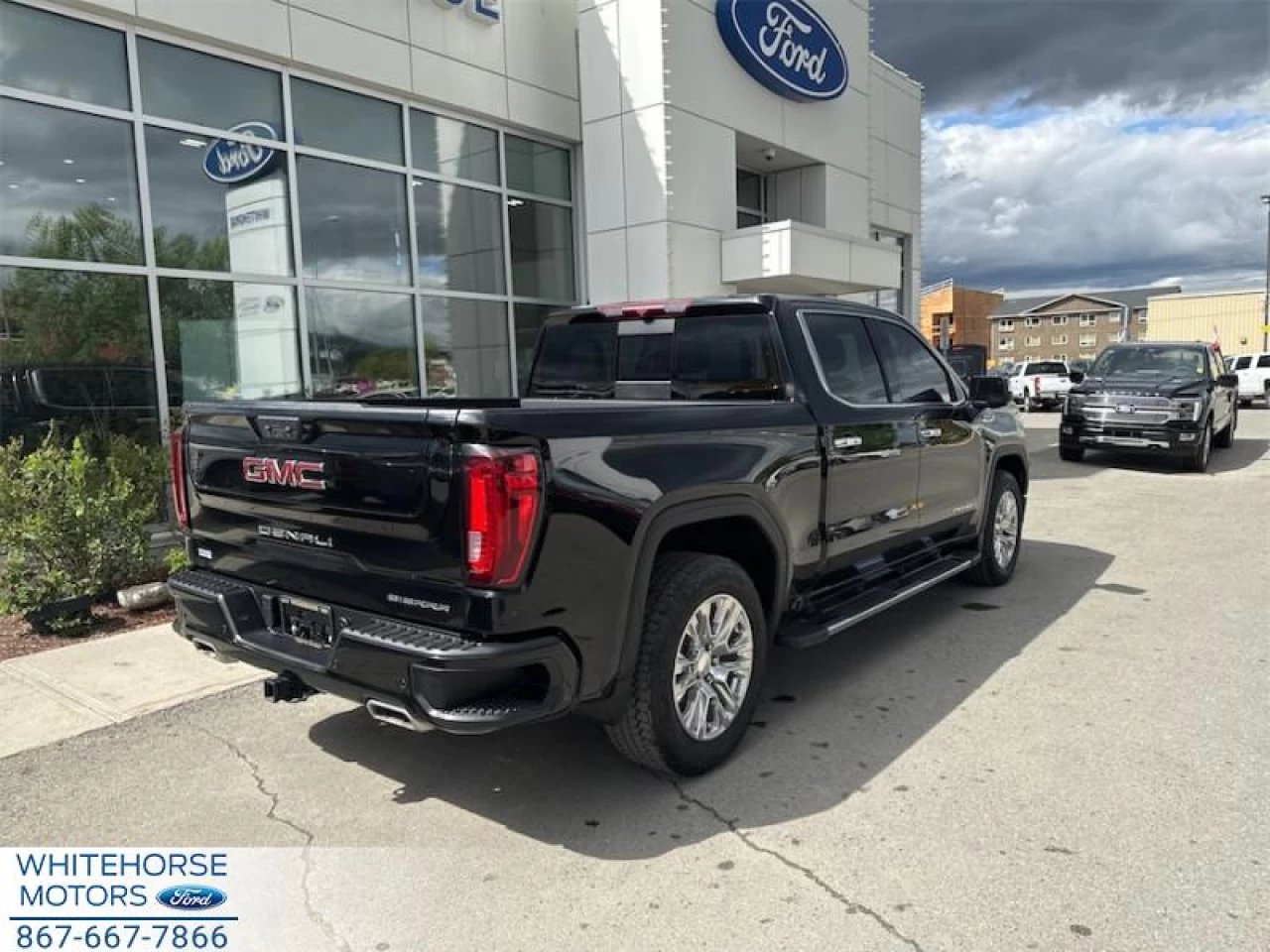 2023 GMC Sierra 1500 Denali Main Image