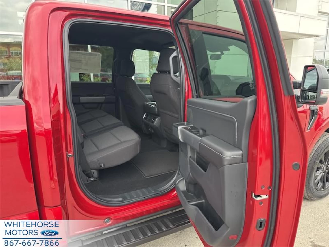 2025 Ford F-150 XLT Main Image