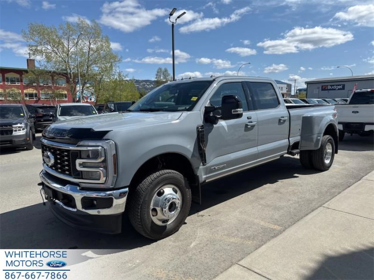 2025 Ford F-350 Super Duty Lariat Main Image