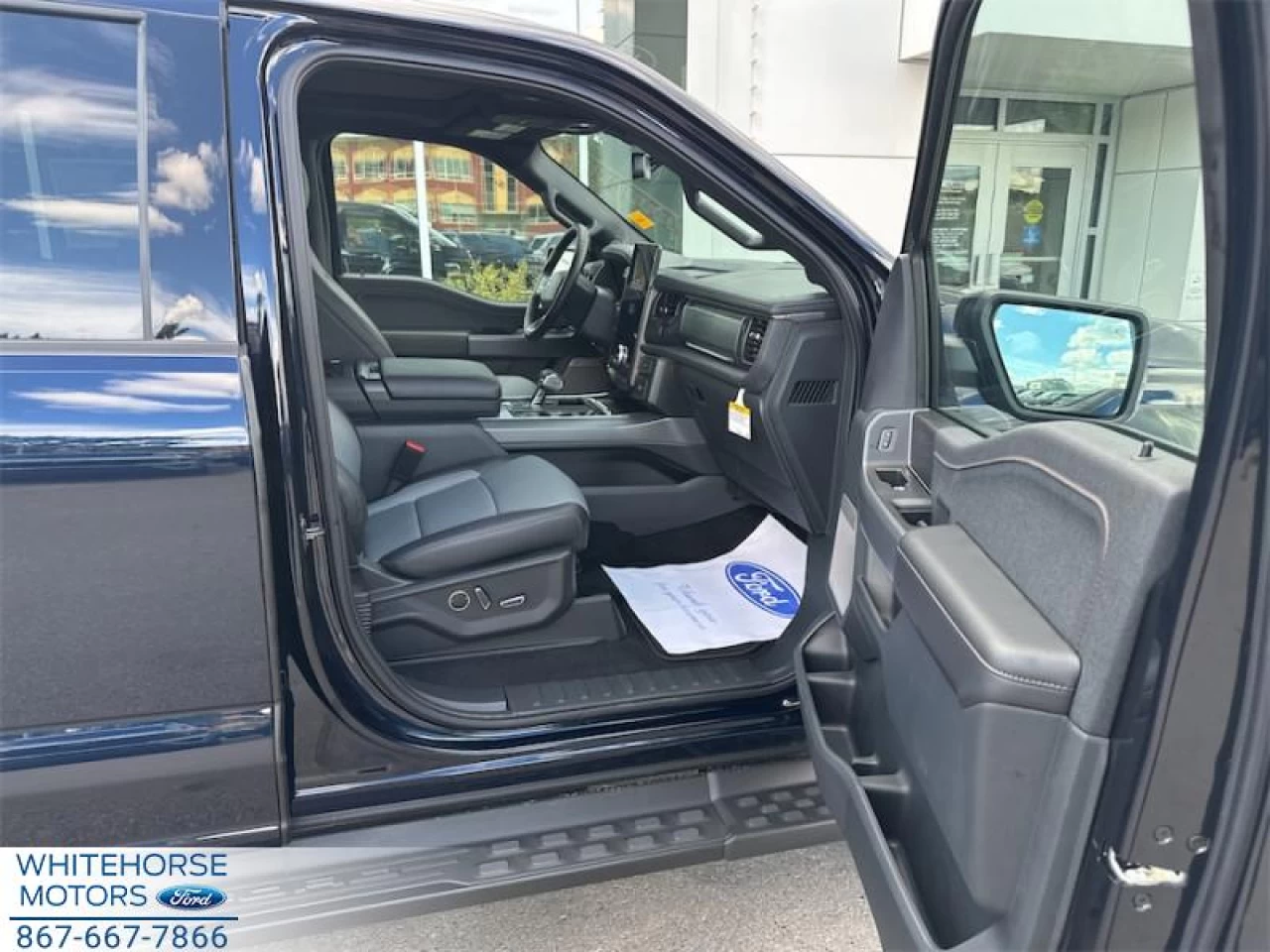 2025 Ford F-150 Lightning Lariat Main Image