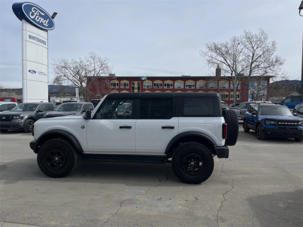 2026 Ford Bronco Outer Banks Main Image