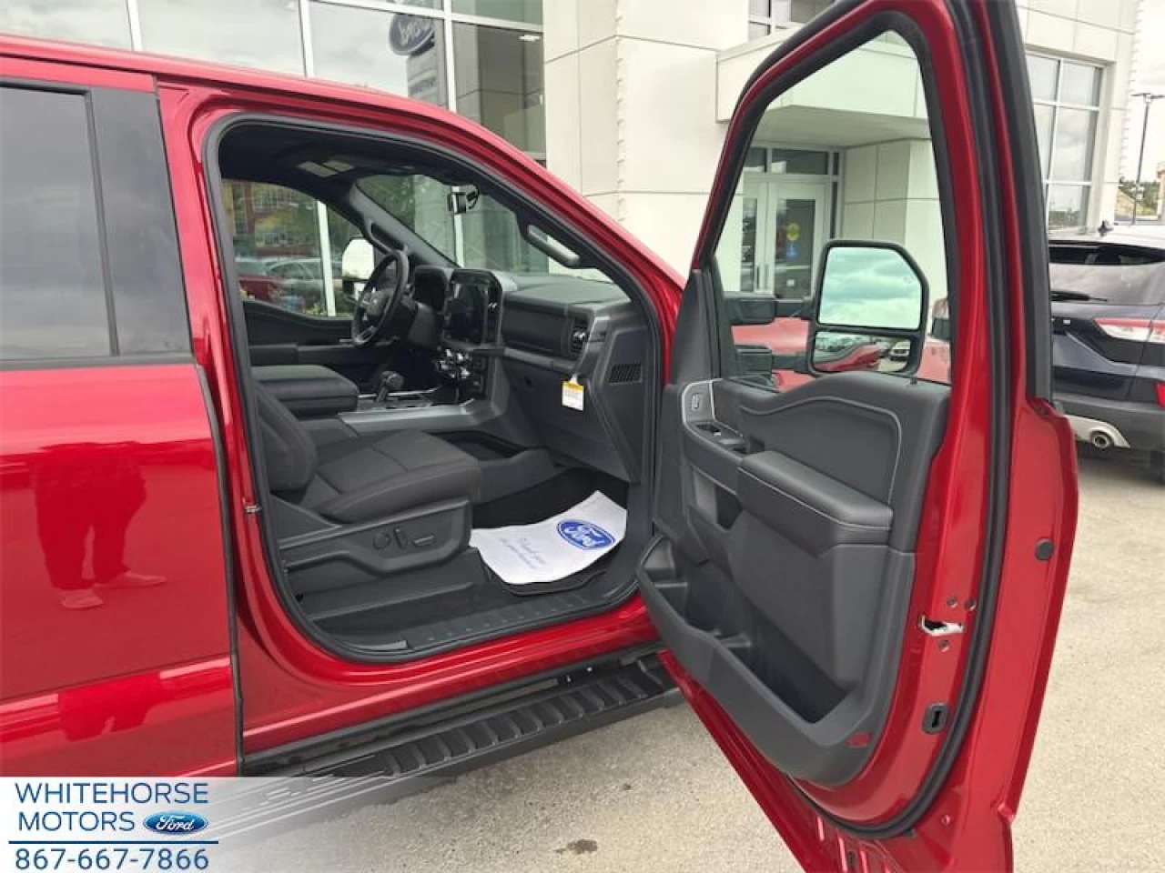 2025 Ford F-150 XLT Main Image