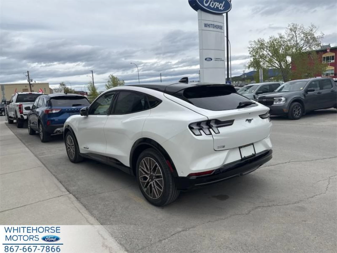 2024 Ford Mustang Mach-E Premium AWD Image principale