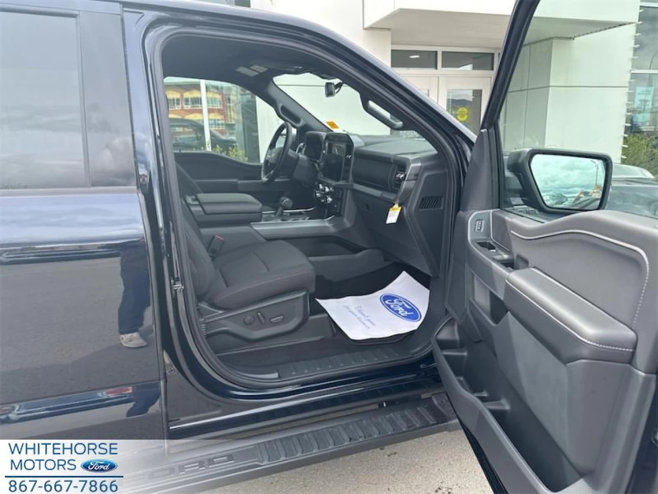 2025 Ford F-150 XLT Main Image