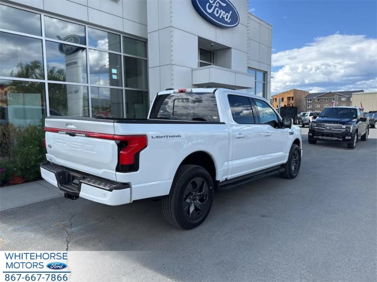 2025 Ford F-150 Lightning Lariat Main Image