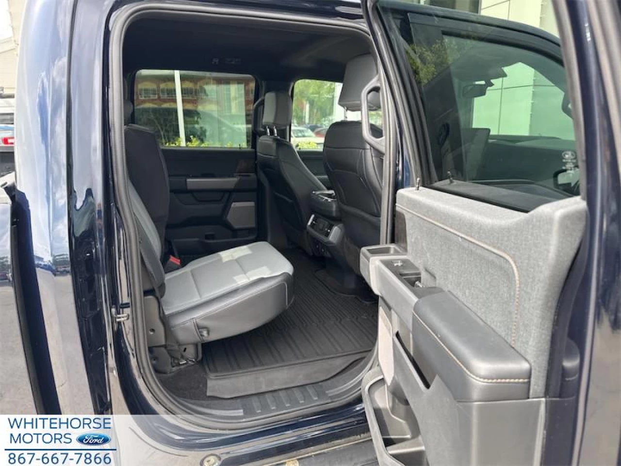 2023 Ford F-150 Lightning Lariat Main Image