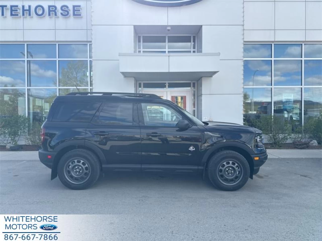 2024 Ford Bronco Sport Outer Banks Main Image