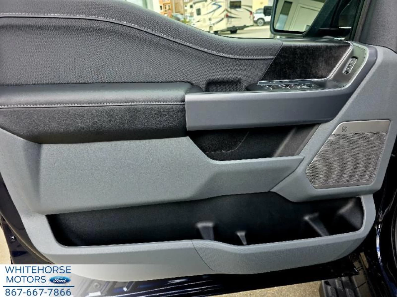 2025 Ford F-150 Lightning Flash Image principale