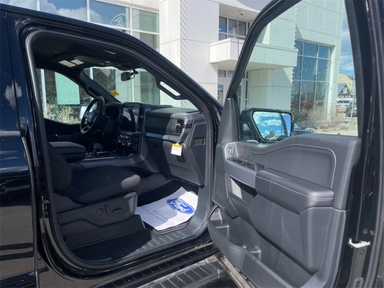 2026 Ford F-150 XLT Main Image