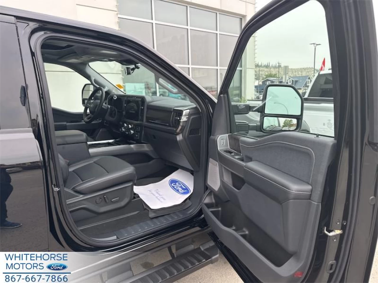 2025 Ford F-350 Super Duty LARIAT Image principale