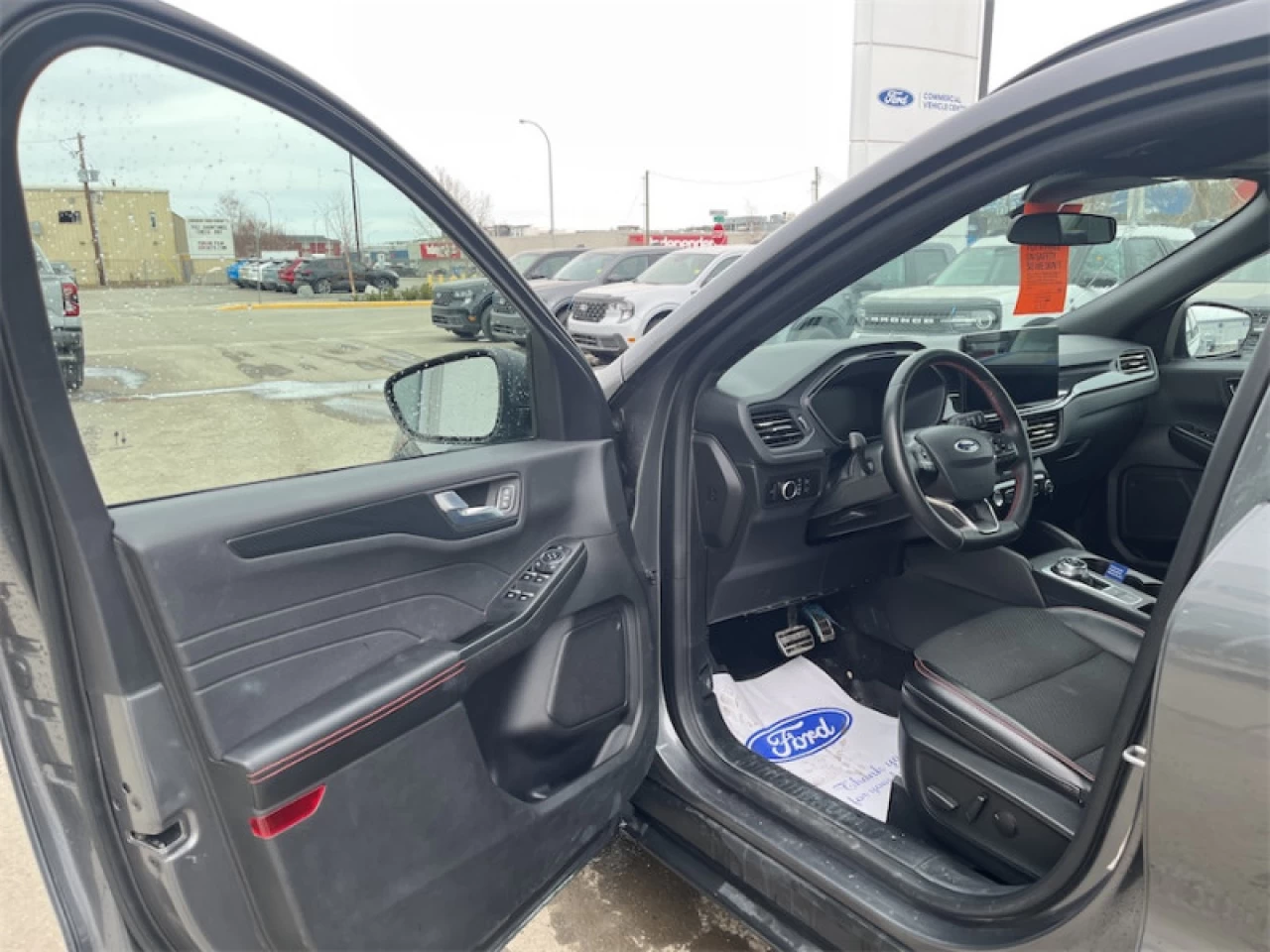 2023 Ford Escape ST-Line AWD Image principale