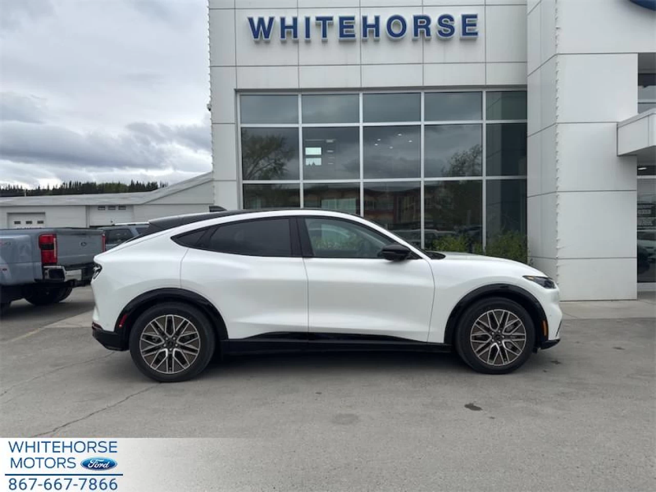 2024 Ford Mustang Mach-E Premium AWD Image principale