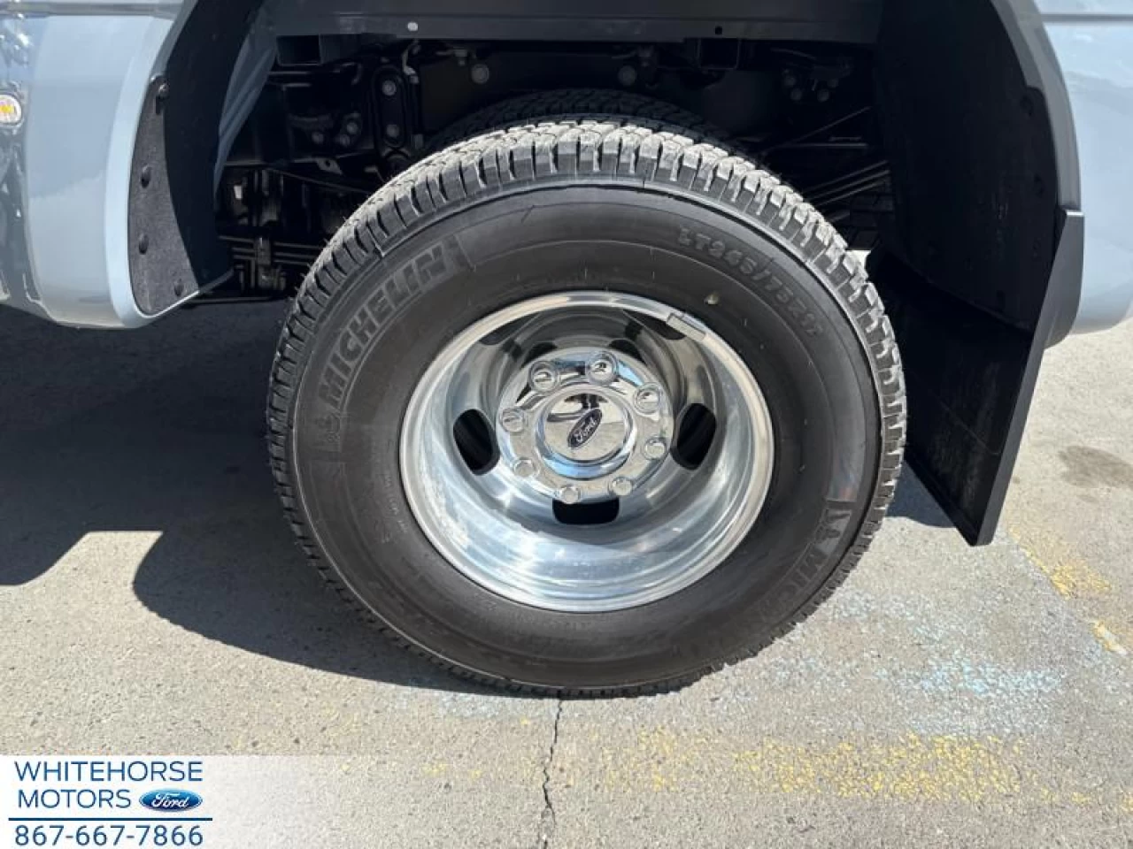 2025 Ford F-350 Super Duty Lariat Main Image