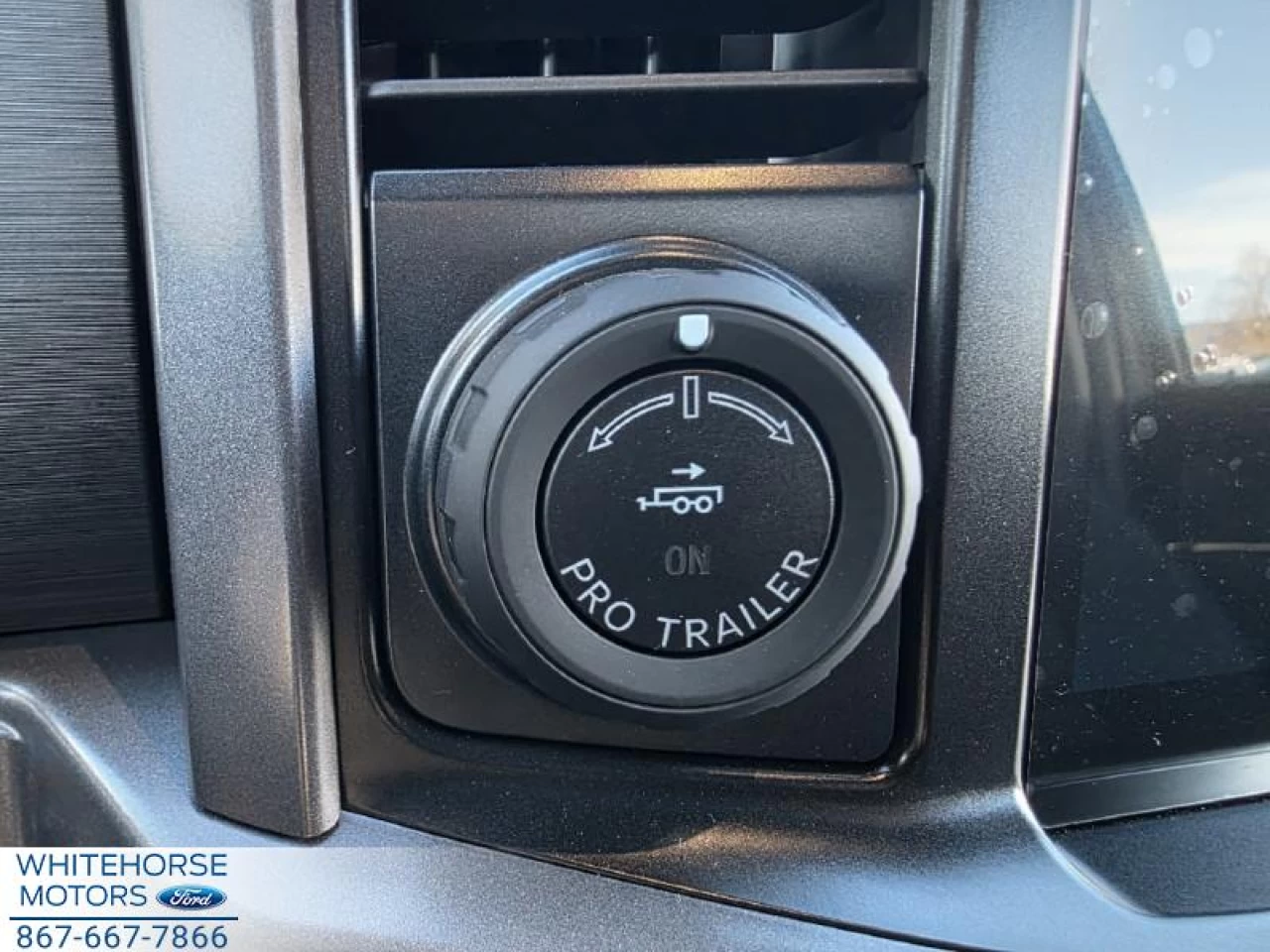 2025 Ford F-150 XLT Main Image