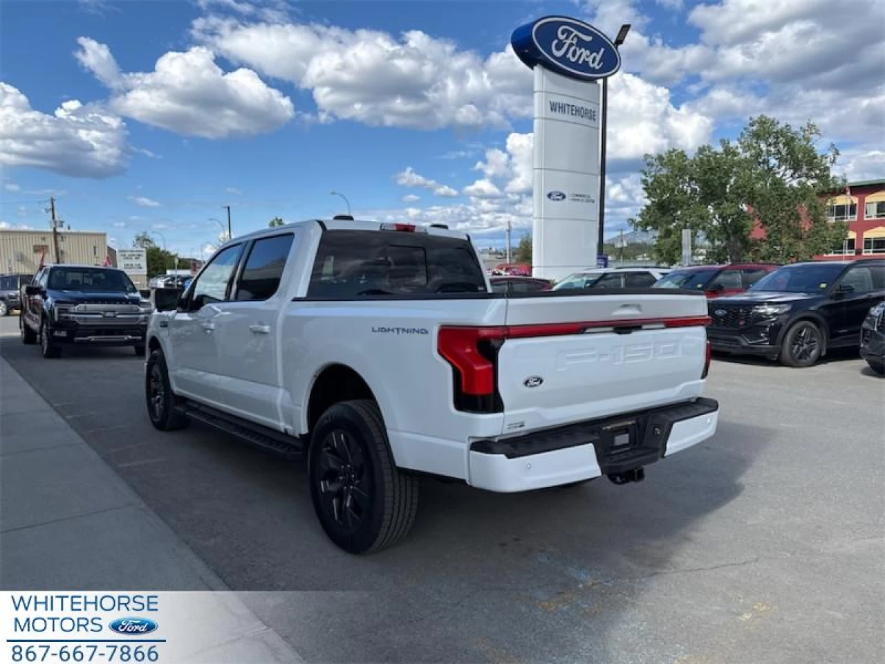 2025 Ford F-150 Lightning Lariat Main Image