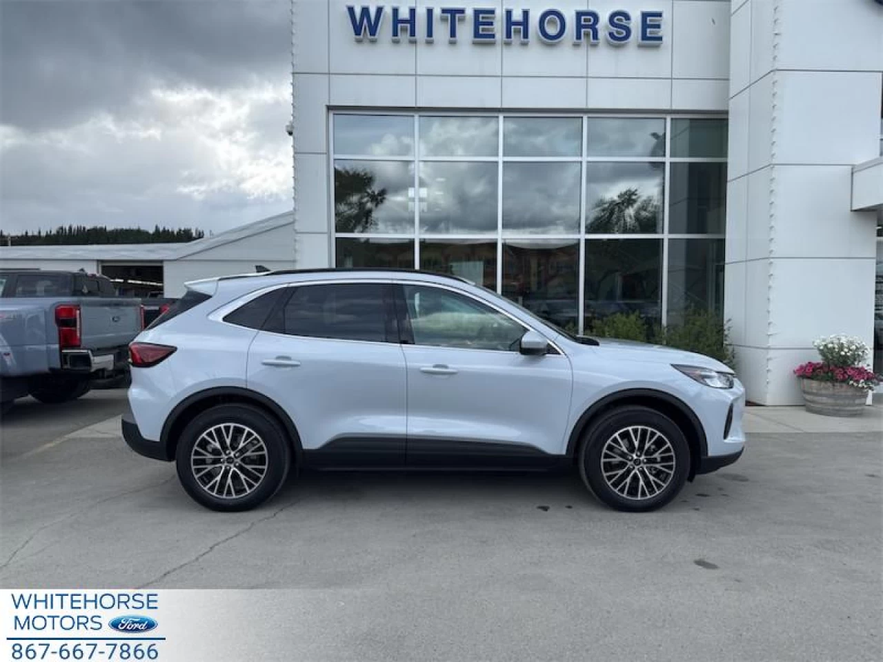 2025 Ford Escape PHEV Main Image