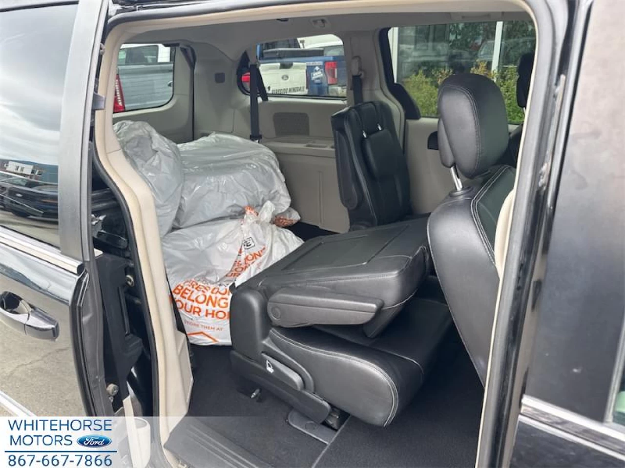 2017 Dodge Grand Caravan Crew Plus Main Image