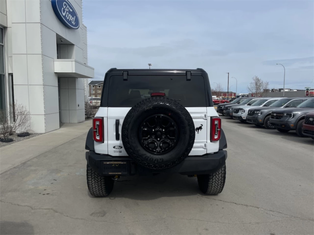 2026 Ford Bronco Outer Banks Main Image